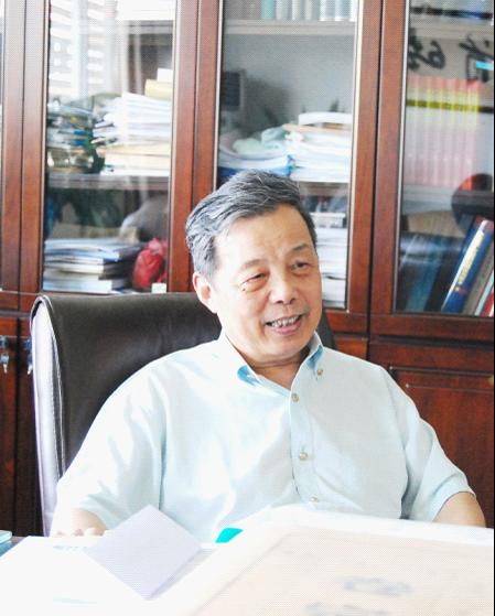 罗亚平,油田化学和石油工程著名专家,1995年当选为首批中国工程院院士。